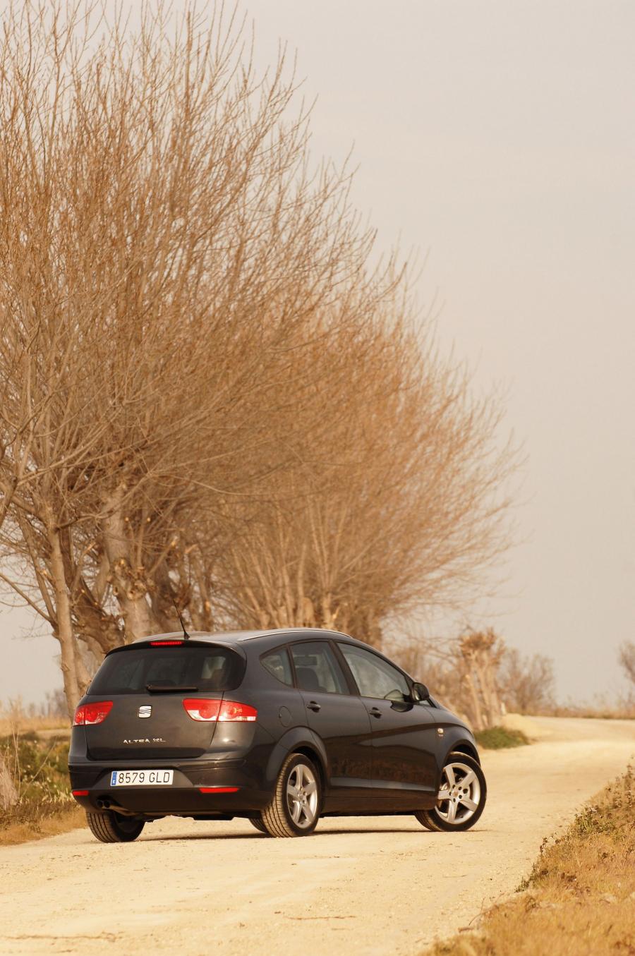  Seat Altea XL 2010 года  (фото 27 из 34)